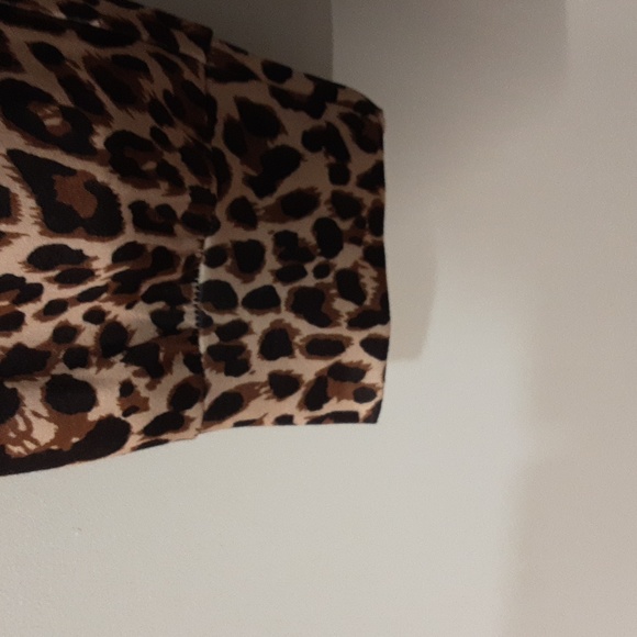 Woman's leopard print 2 pcs lounge/pajamas set size small - Picture 6 of 6